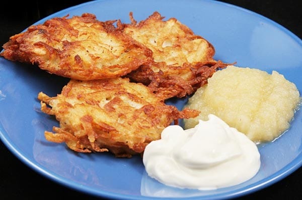 potato latkes with greek yogurt and applesauce