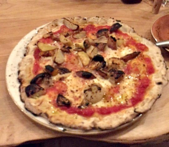 the pizza at ca' momi osteria in napa