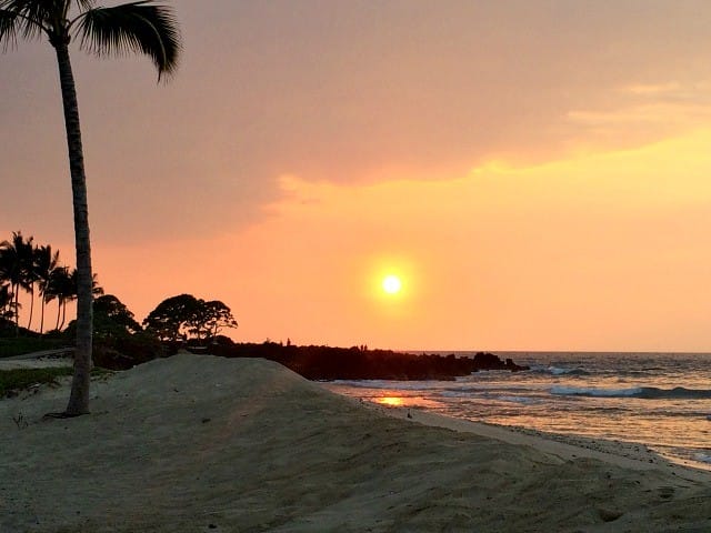 are there good cyber monday travel deals to hawaii