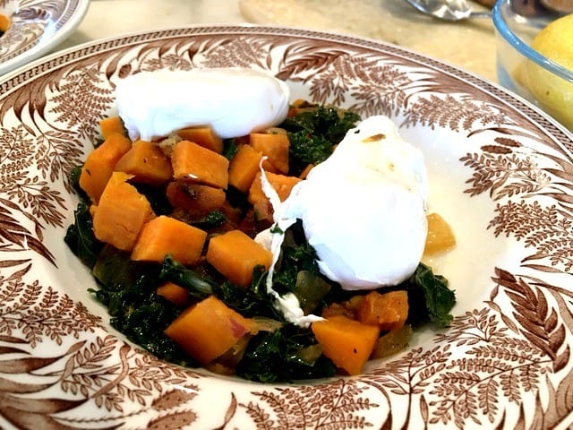 how to make sweet potato and kale hash with poached eggs