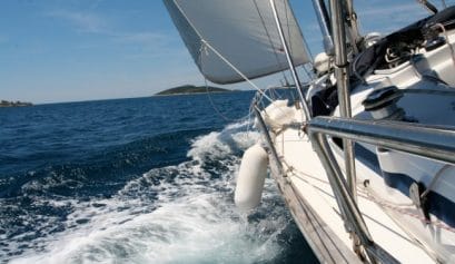 what are some tips and a packing list for sailing