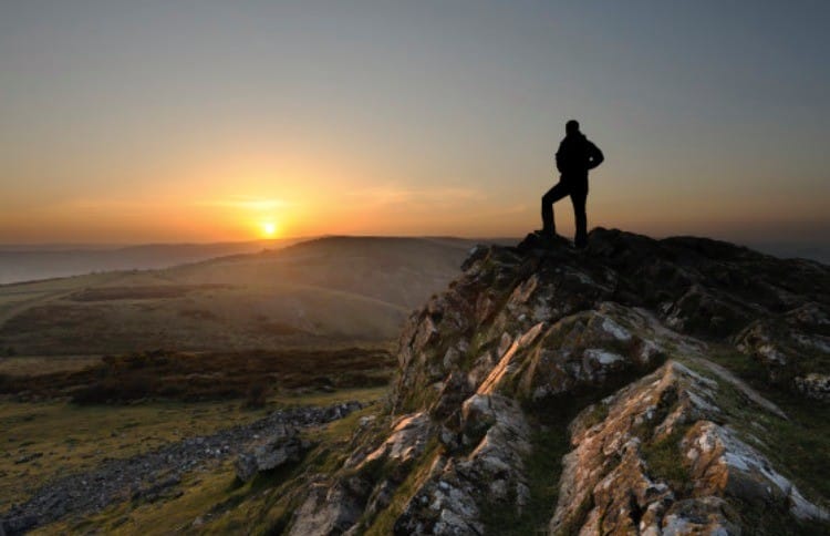 what are some luxury travel apps to download