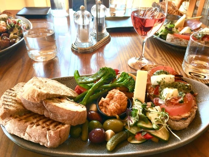 mt. difficulty is one of the great places to eat in queenstown