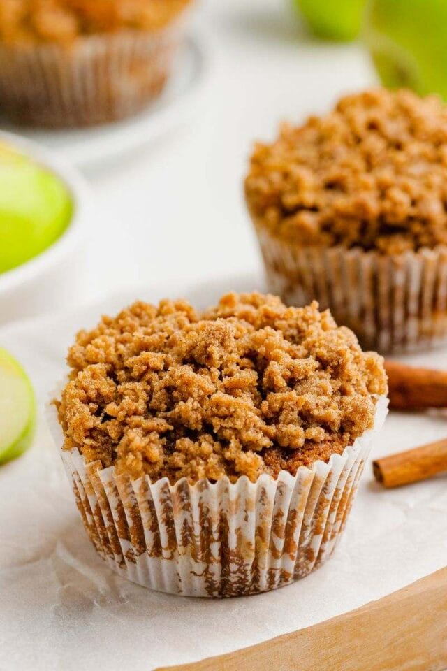 healthy apple muffins