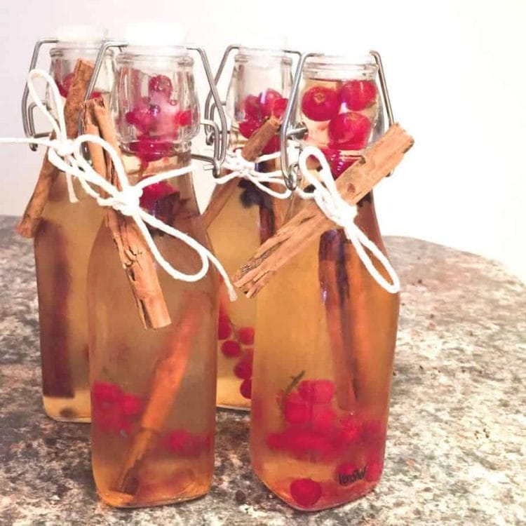 homemade gift ideas like these christmas gin gifts