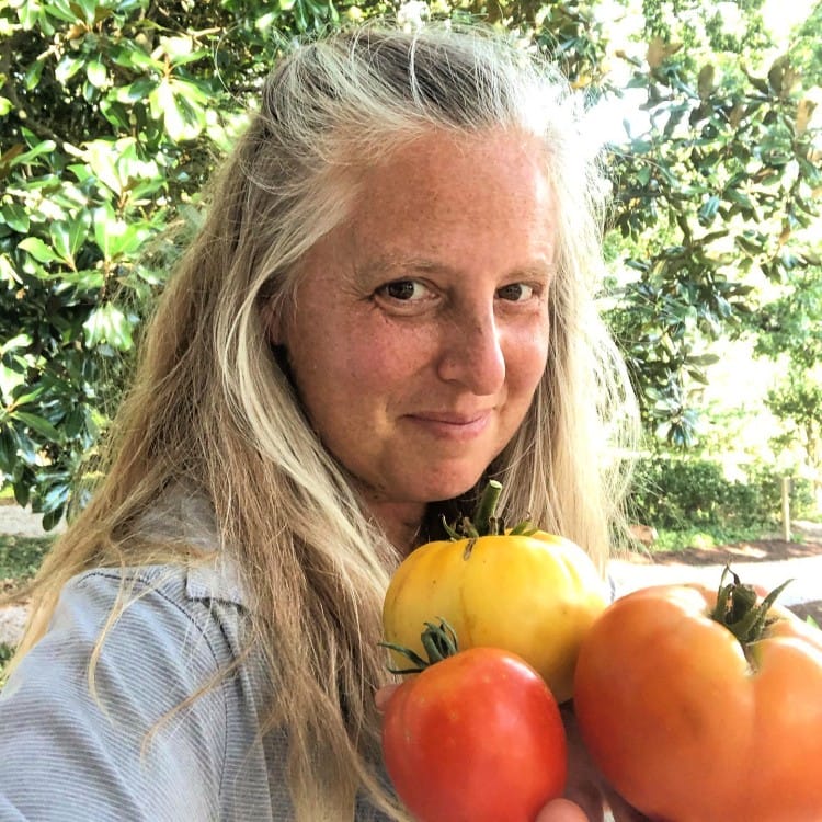 Dana has been answering the question 'what is clean eating?' ever since she has been writing about it.