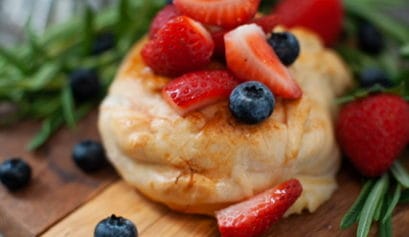 baked brie in puff pastry