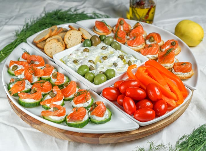 The no-cook finger foods for parties include this smoke salmon appetizer. 